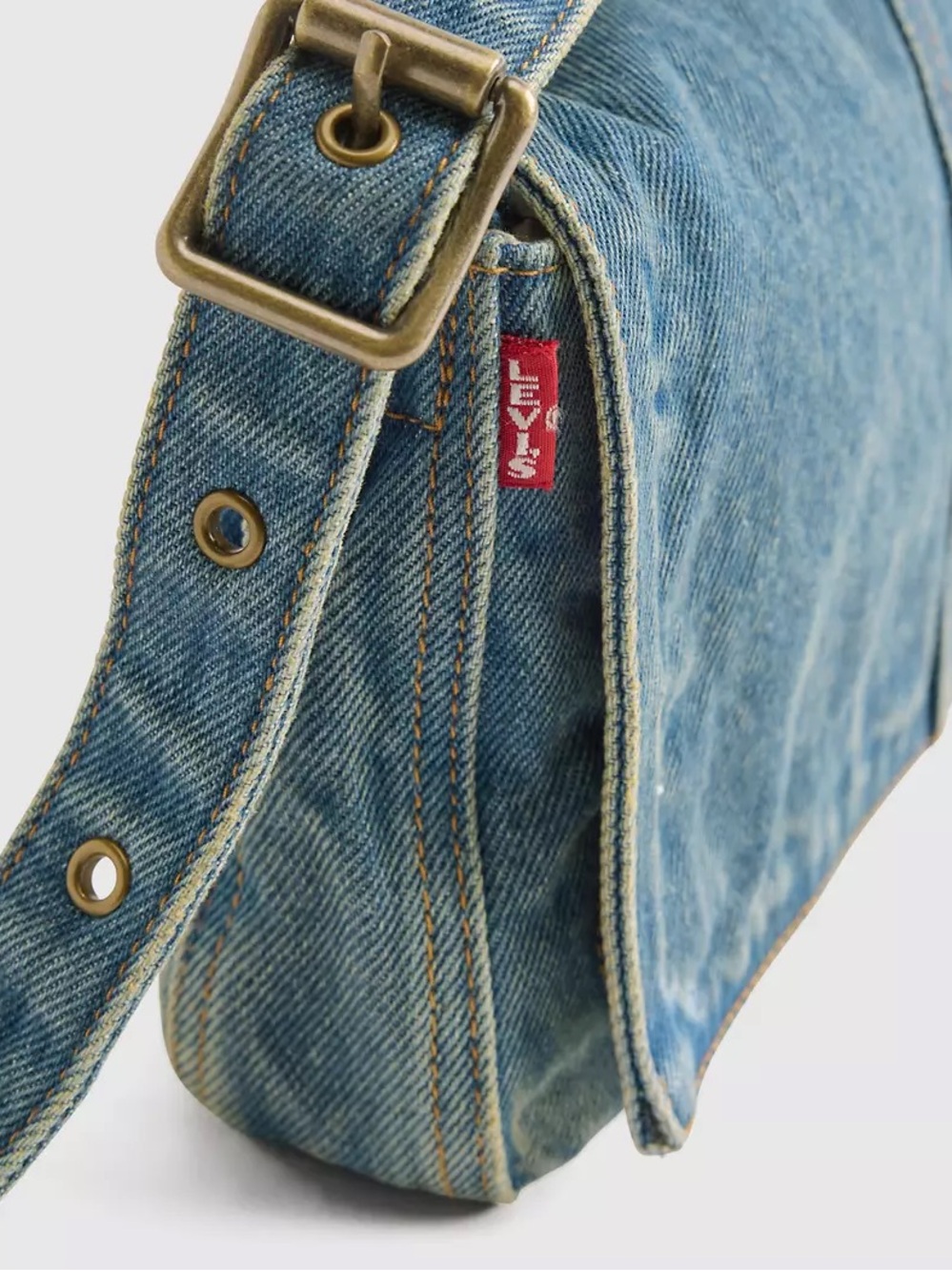 NWOT - Levi’s Brannan Shoulder Bag